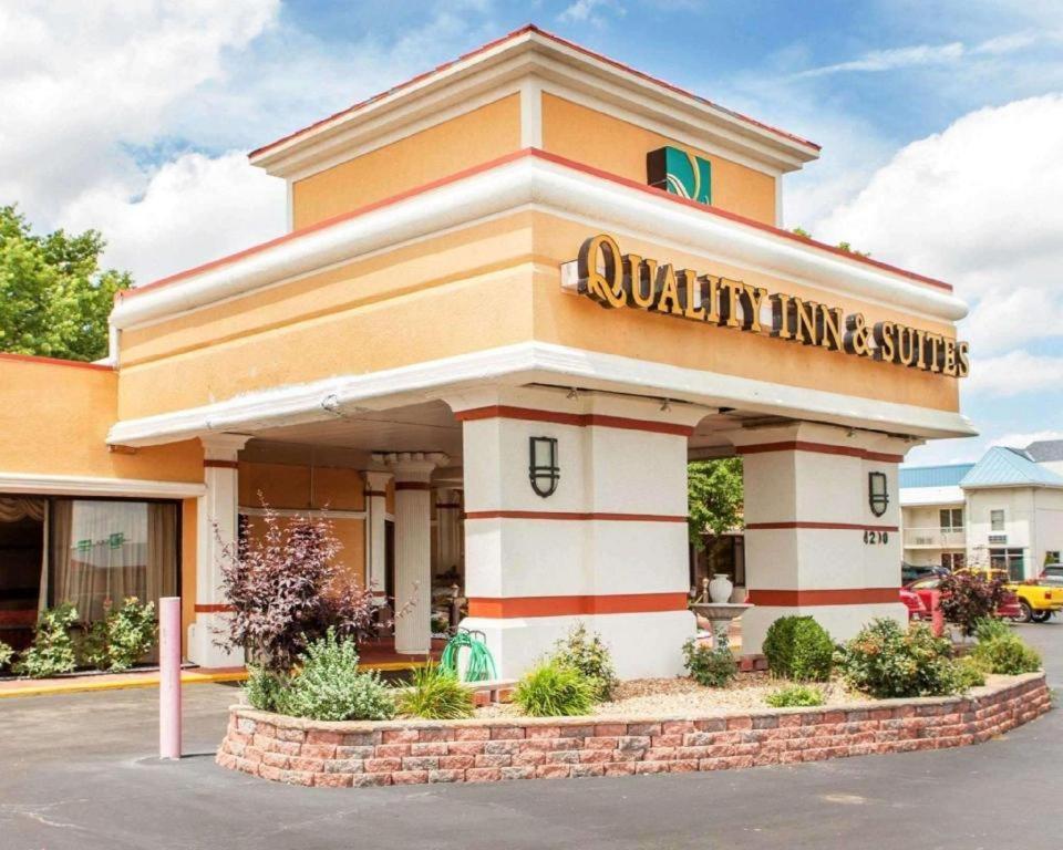 Quality Inn & Suites Kansas City - Independence I-70 East Exterior foto
